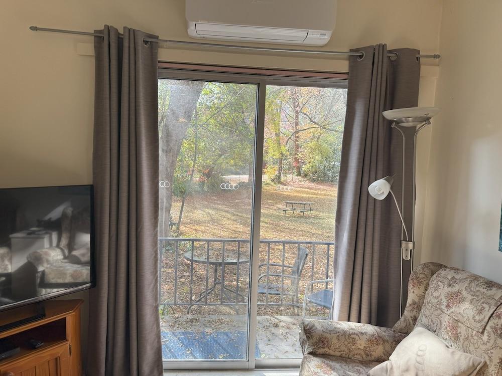 Ovensview On Riverside