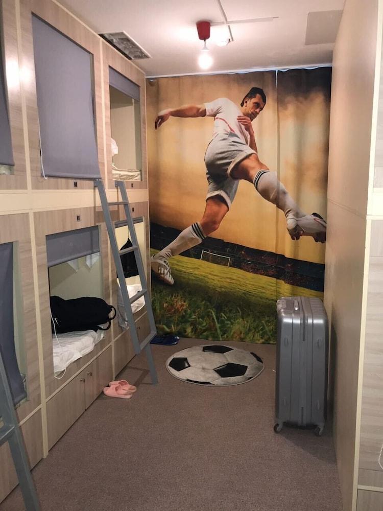 Capsule Hostel Yes Sport