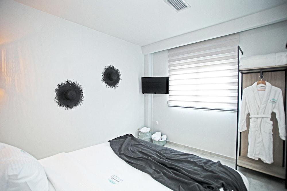 Minthi Boutique Apartments