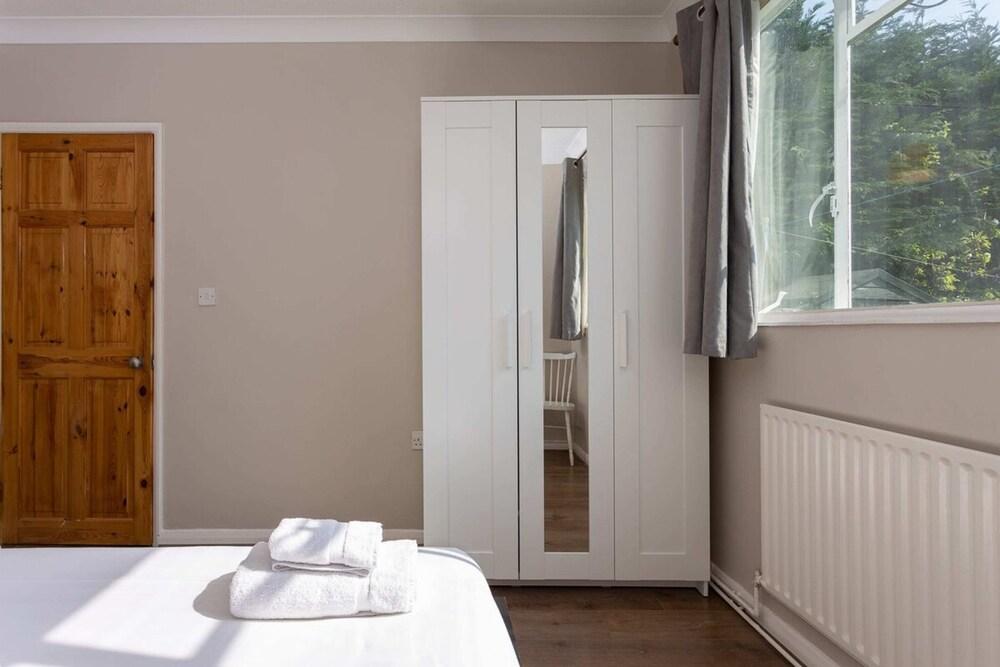 2BD Garden Flat in South London