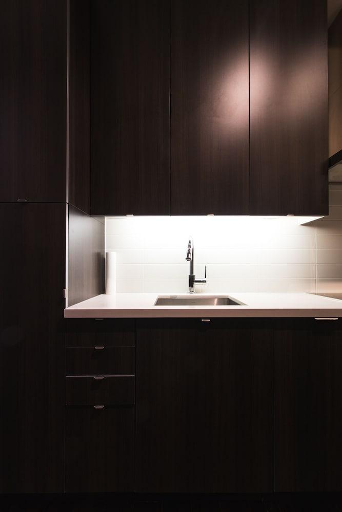 Luxury One Bedroom by Rogers Centre