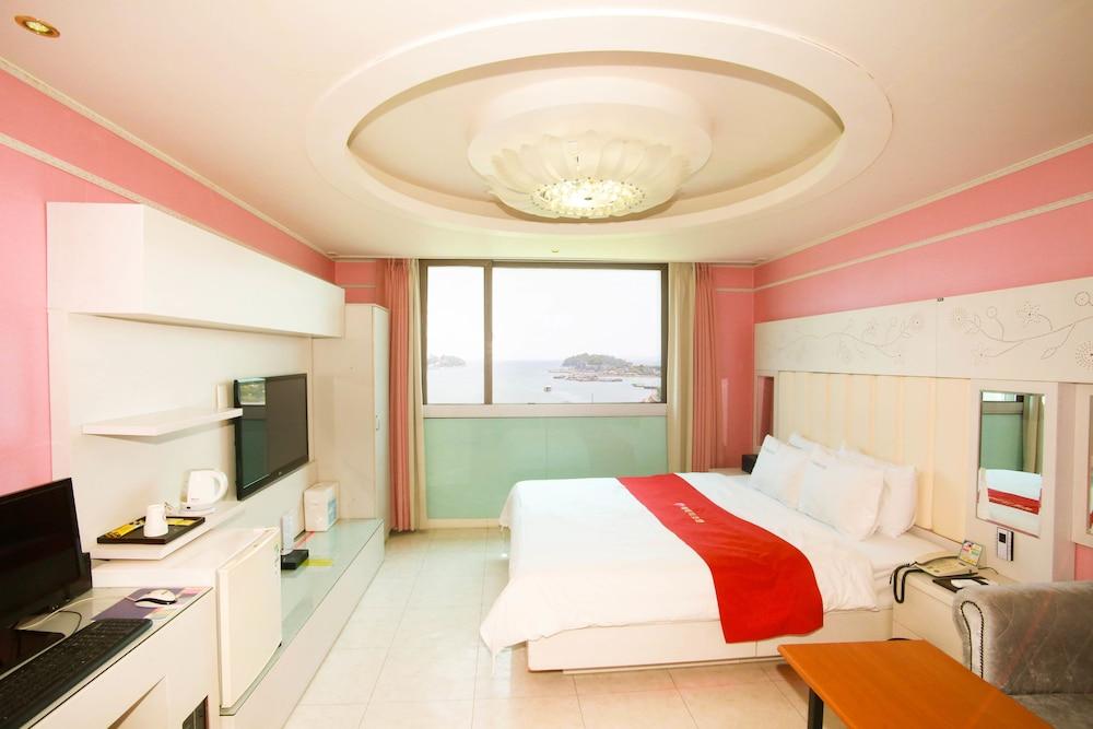 Yeosu Beach Hotel