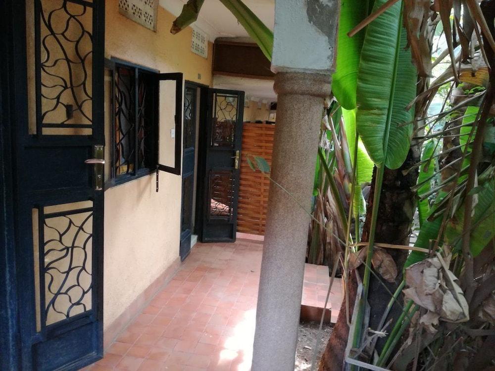 Lovisa Country Hotel