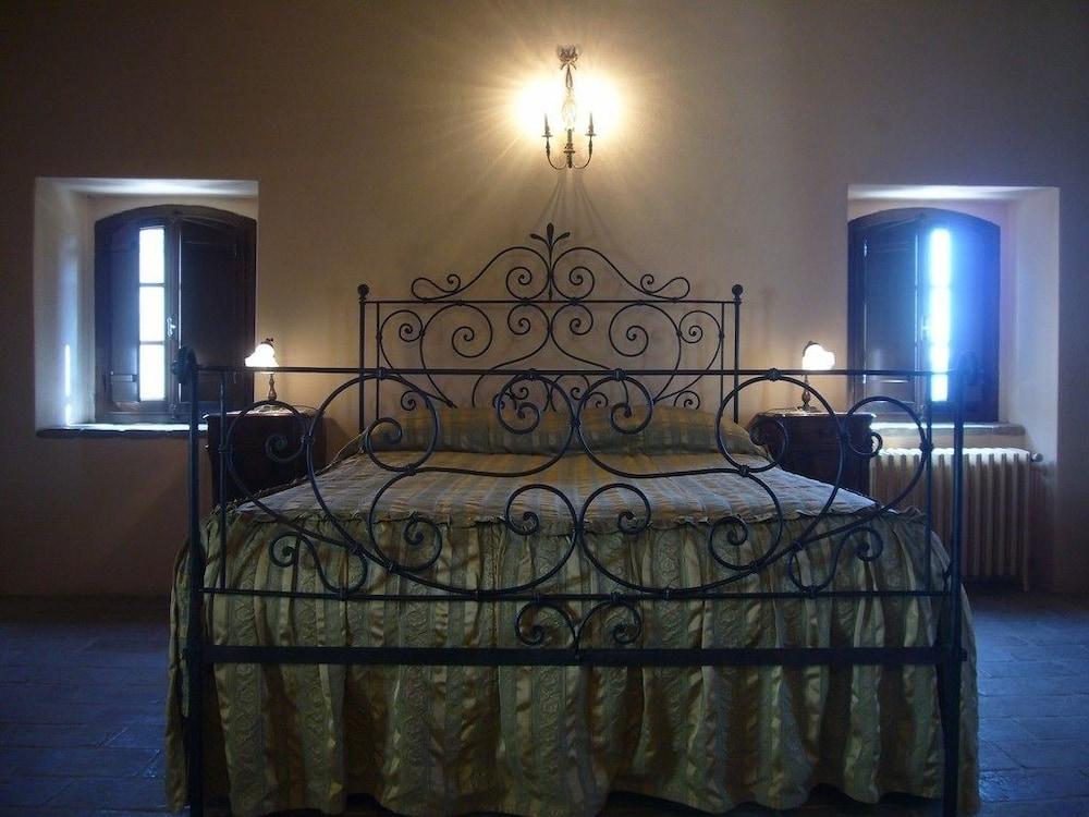 Borgo Storico Cisterna