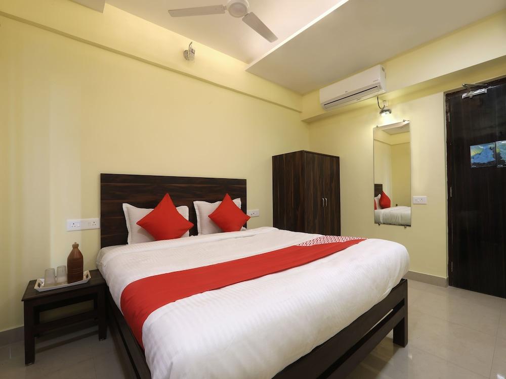 OYO 12748 Govindpuram Apartment