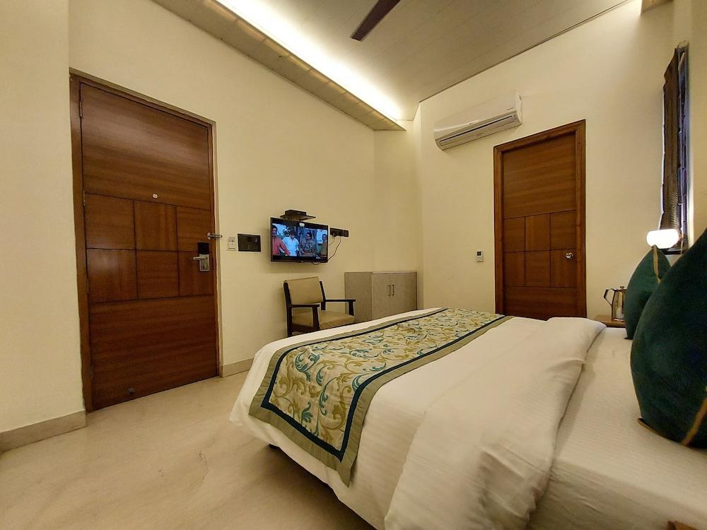 Hotel Green Castle (Heritage Hotel)