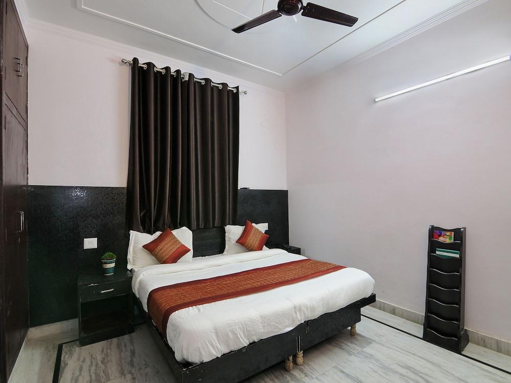 OYO 11972 Nirvana Residency