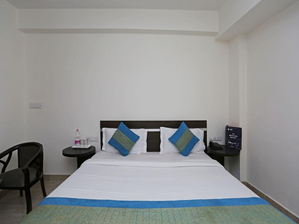 OYO 12171 Hotel Sky View