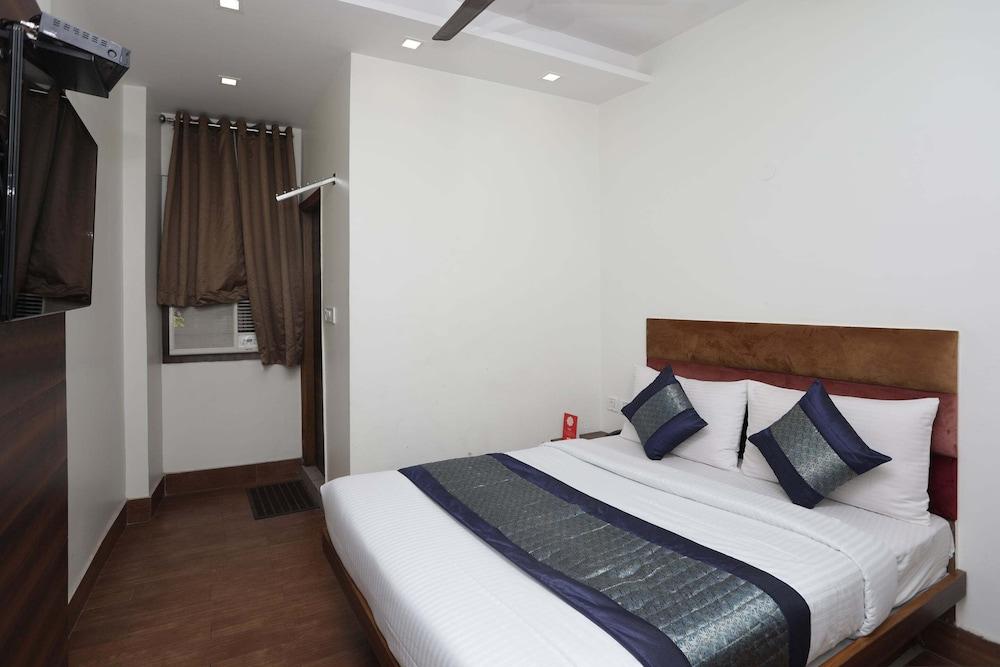 OYO 12519 Hotel Sun Palace