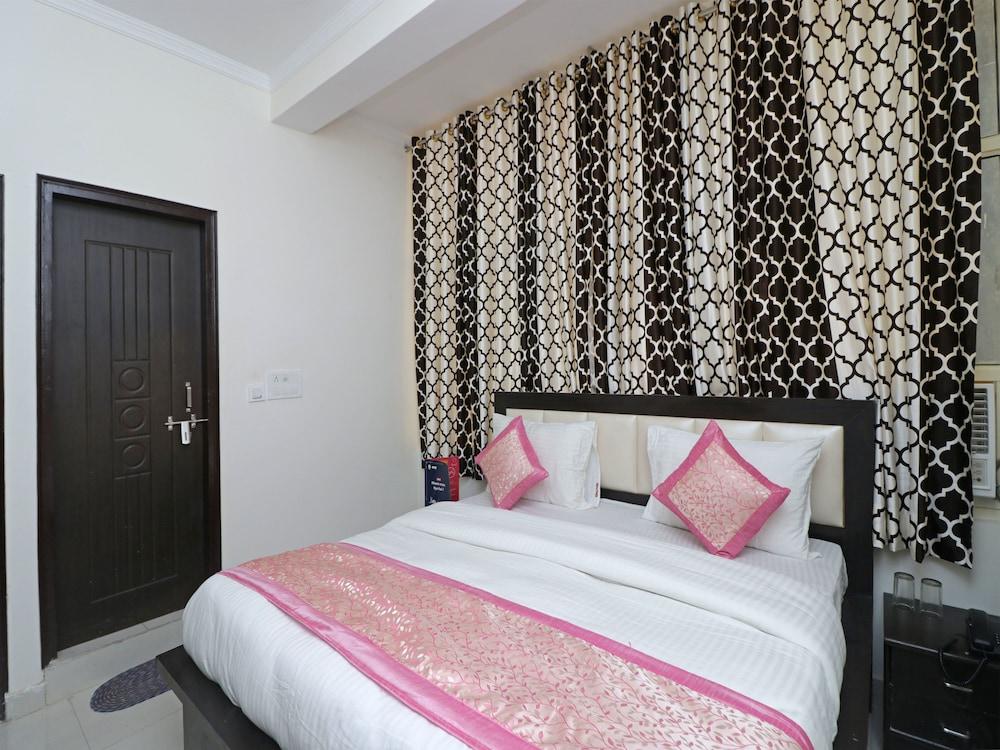 OYO 12738 Hotel Diamond