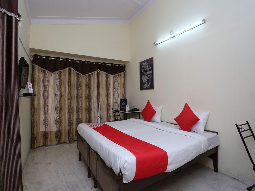 OYO 12228 Colonel corner