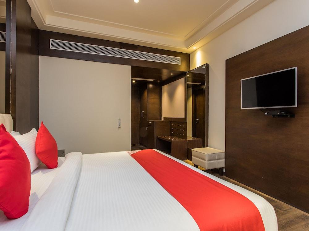 OYO 13104 Hotel 25 Hours