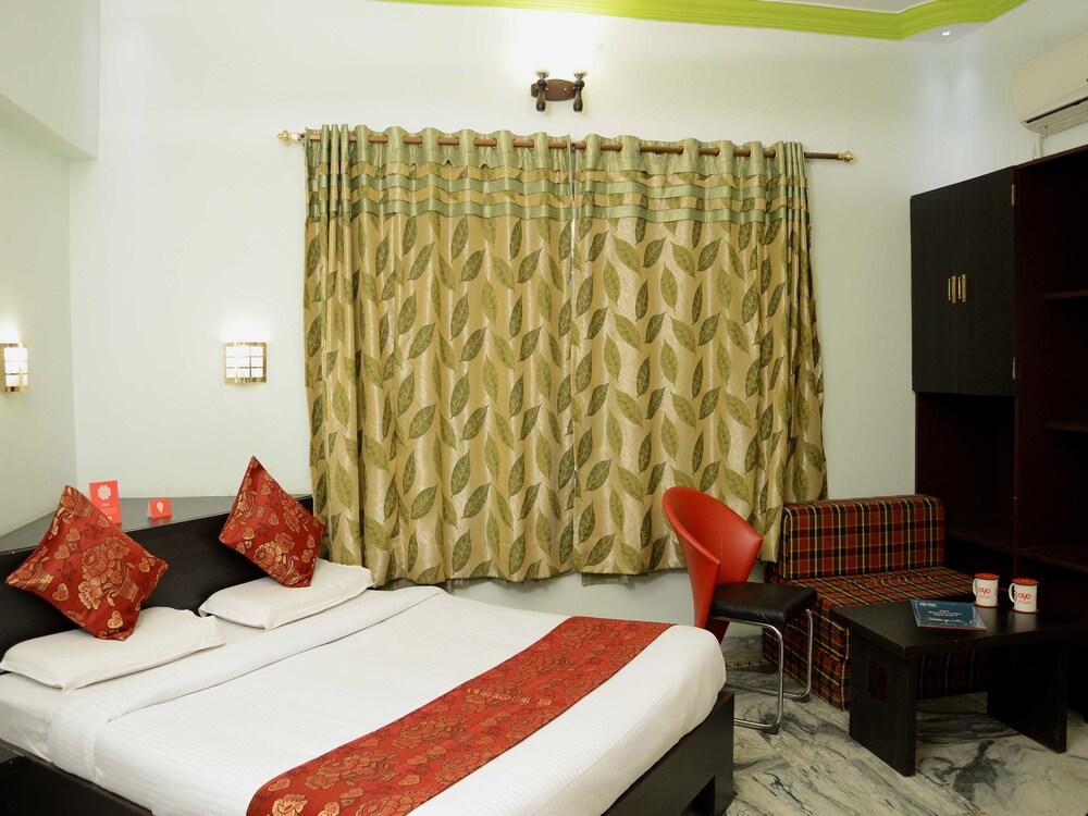 OYO 4106 Babbars Den