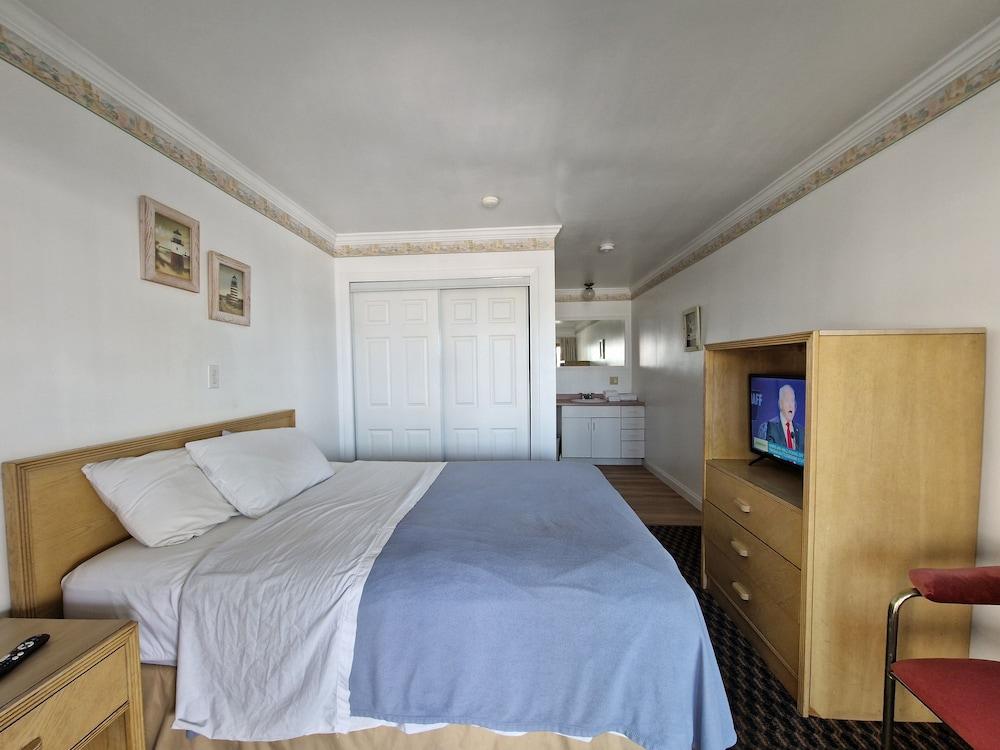 Sandcastle Beachfront Inn