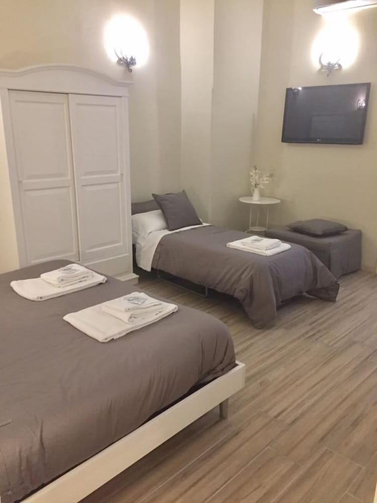 Da Polly a Piazza Amedeo