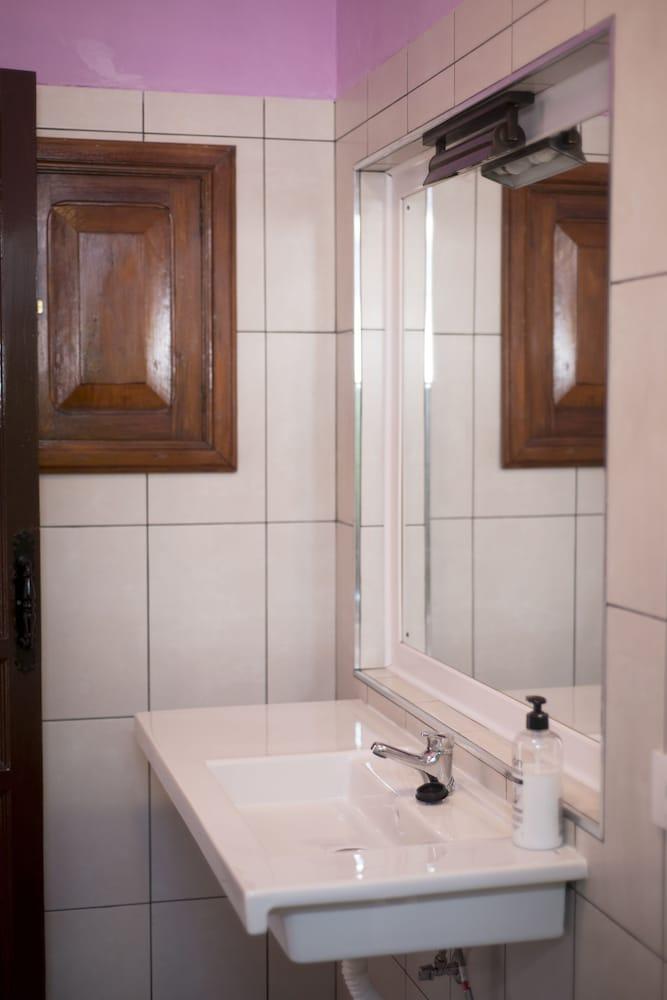 Patio Hostel - Adults Only