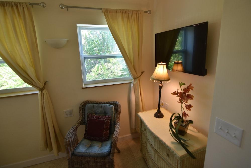 Oasis at John's Pass Madeira Beach