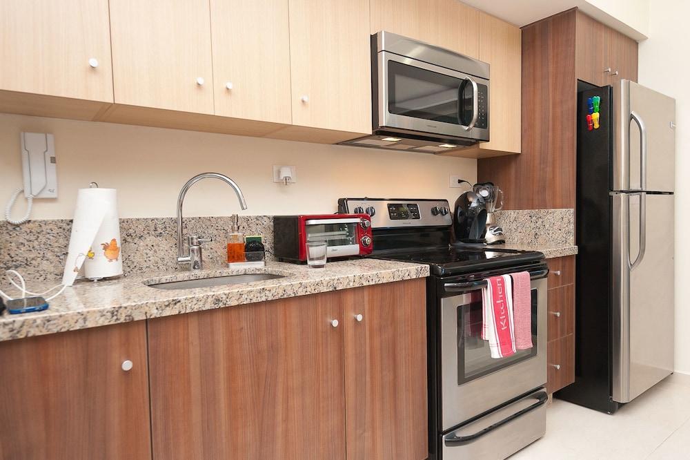 Puerta Zama 107 by BRM