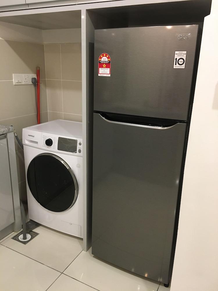 Sutera Avenues - KK Center