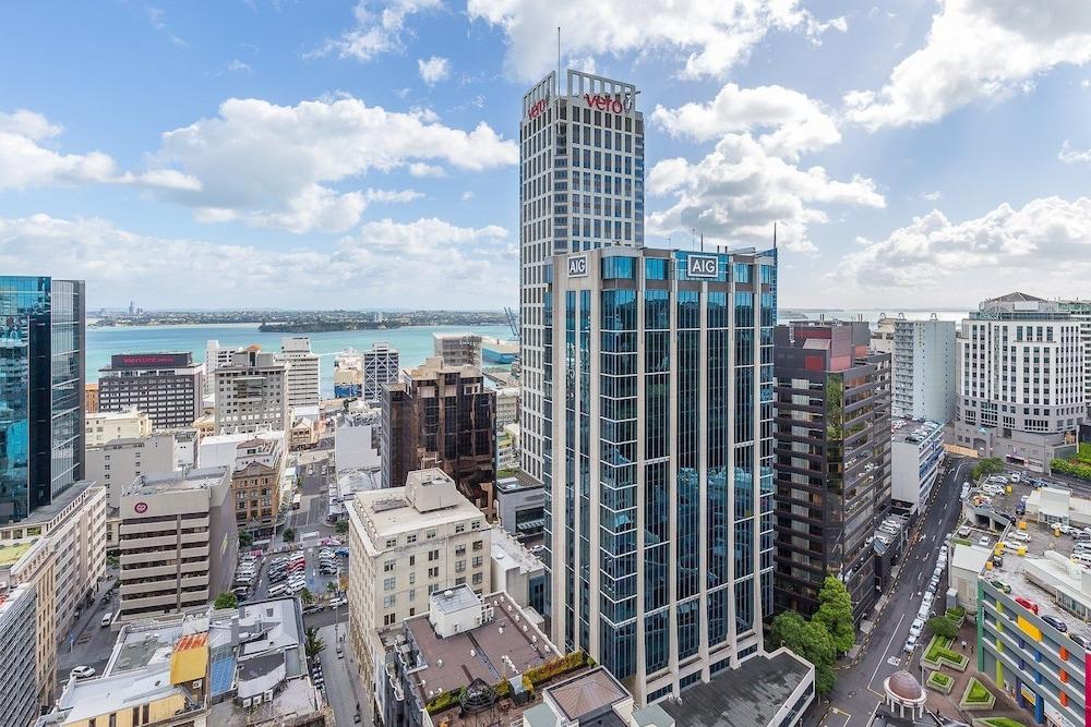 Metropolis 1 Bedroom with Parking