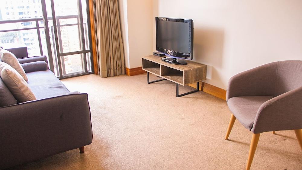 Metropolis 2 Bedroom