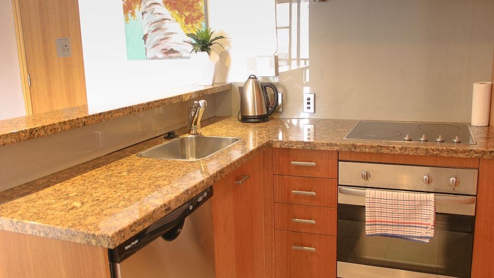 Metropolis 2 Bedroom