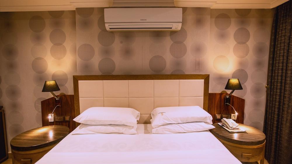 Tanga Beach Resort & Spa