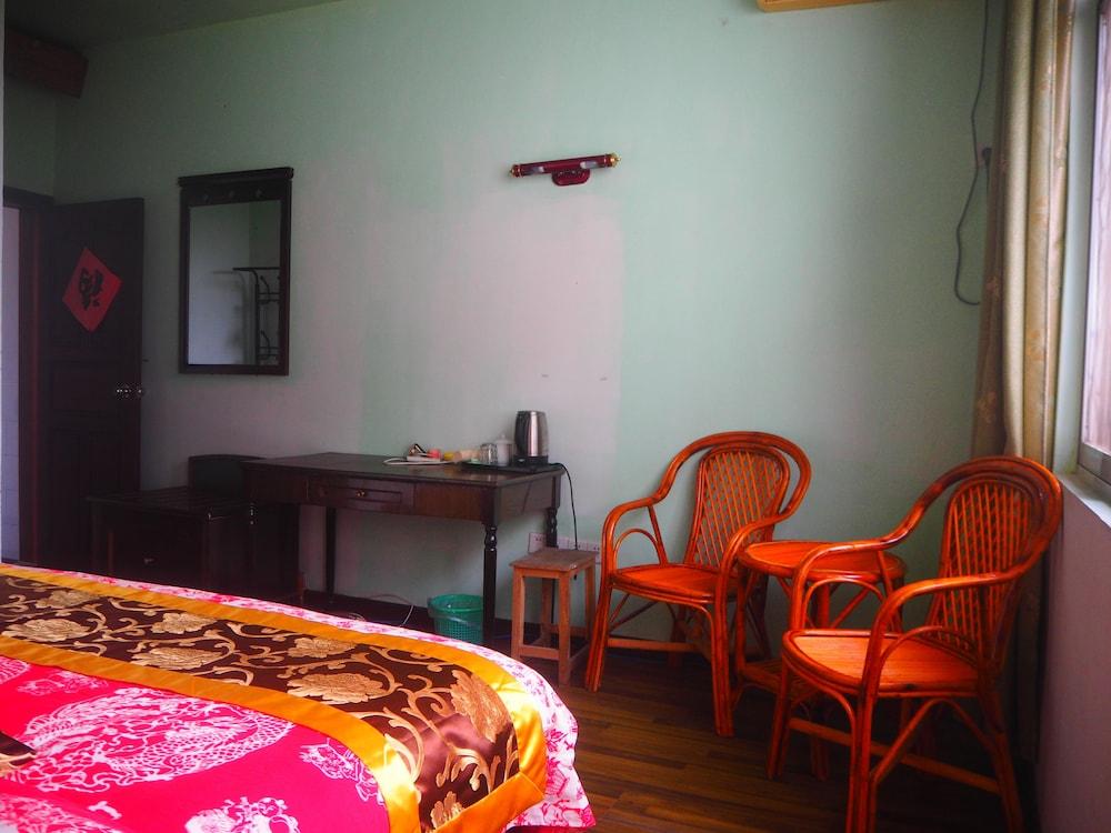 The Yangshuo Moon Resort