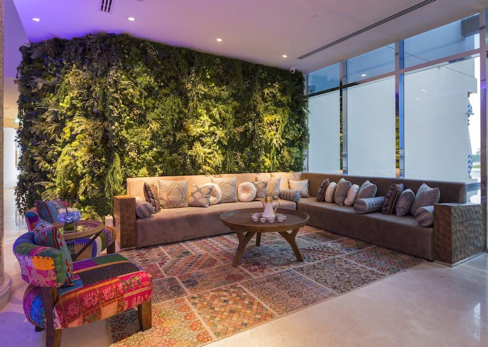 Royal Central Hotel and Resort – The Palm