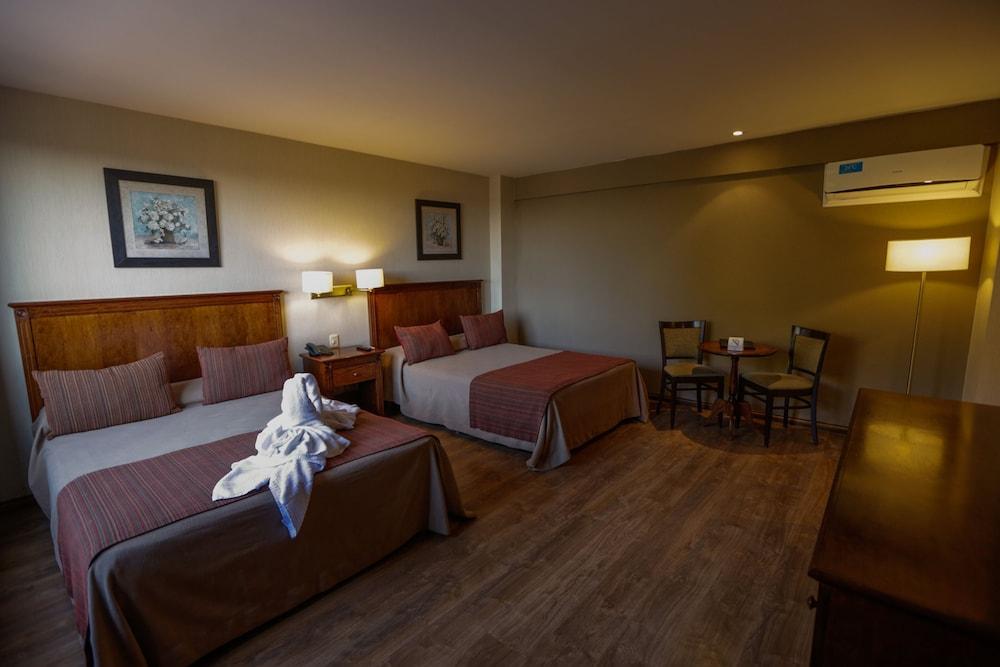 Howard Johnson by Wyndham San Pedro