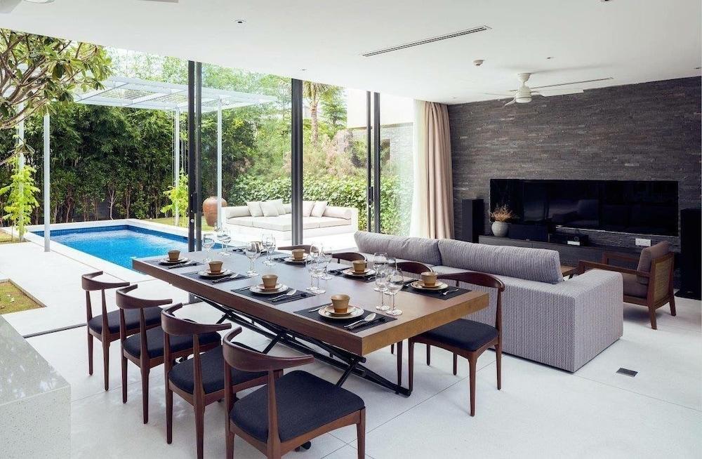 Luxury Pool Villa Resort