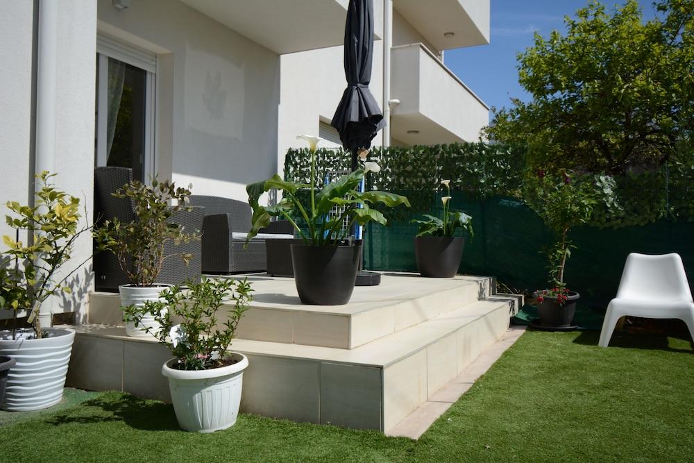 Deluxe Apartments Goya