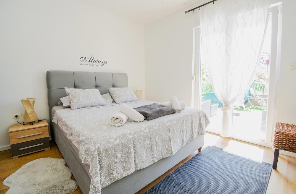 Deluxe Apartments Goya