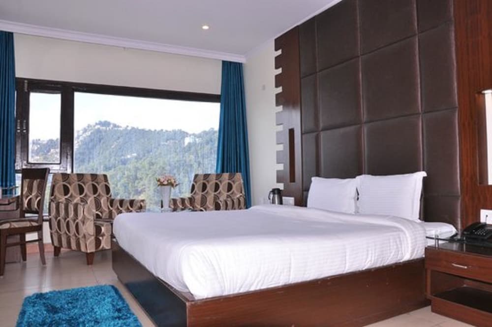 CK International  By Royal Collection