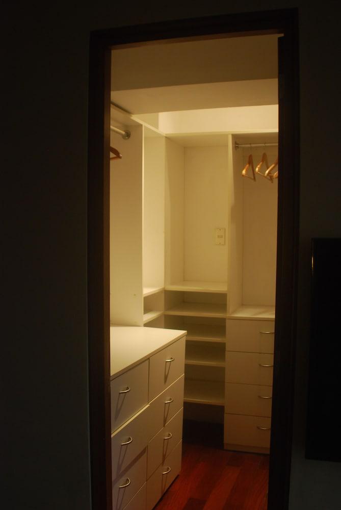 Black Shark Apartments