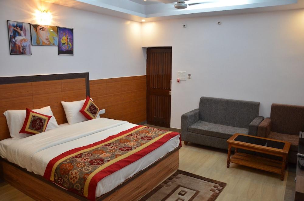 Hotel The Golden Sunrise