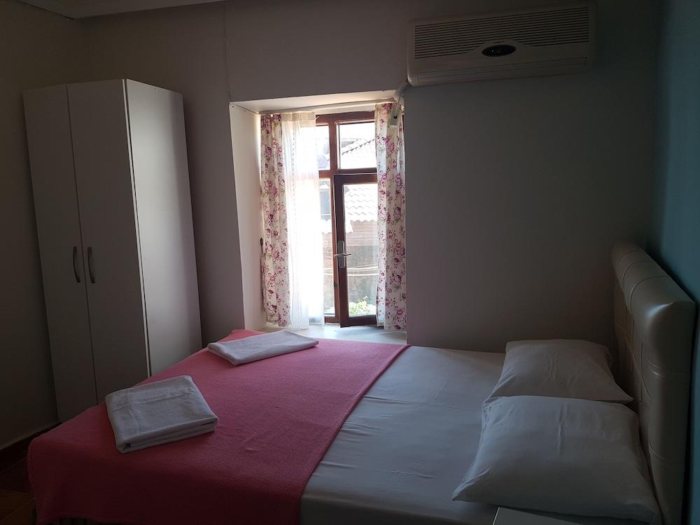 Assos Dr No Pansiyon