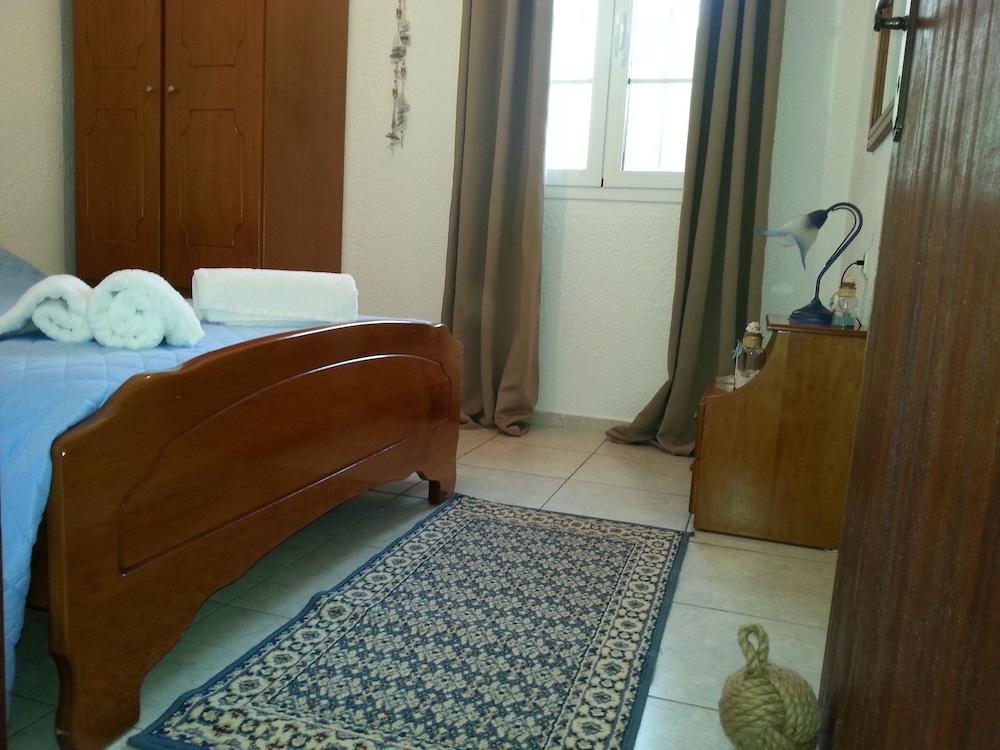 Panormitis Pizanias Houses