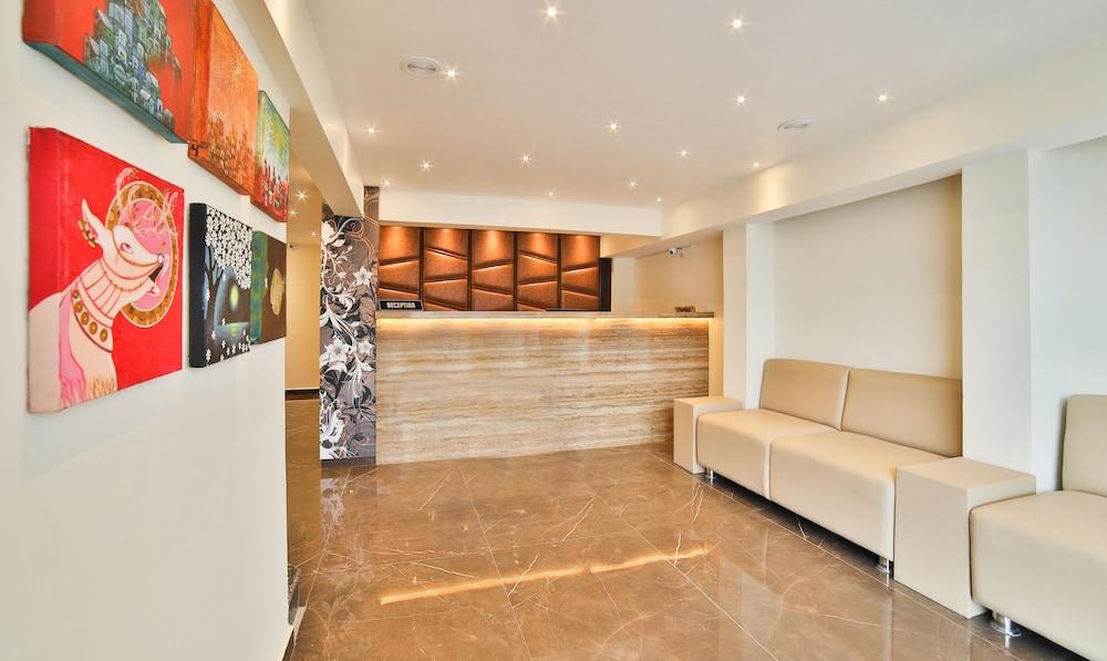 Treebo Trend Club VNA