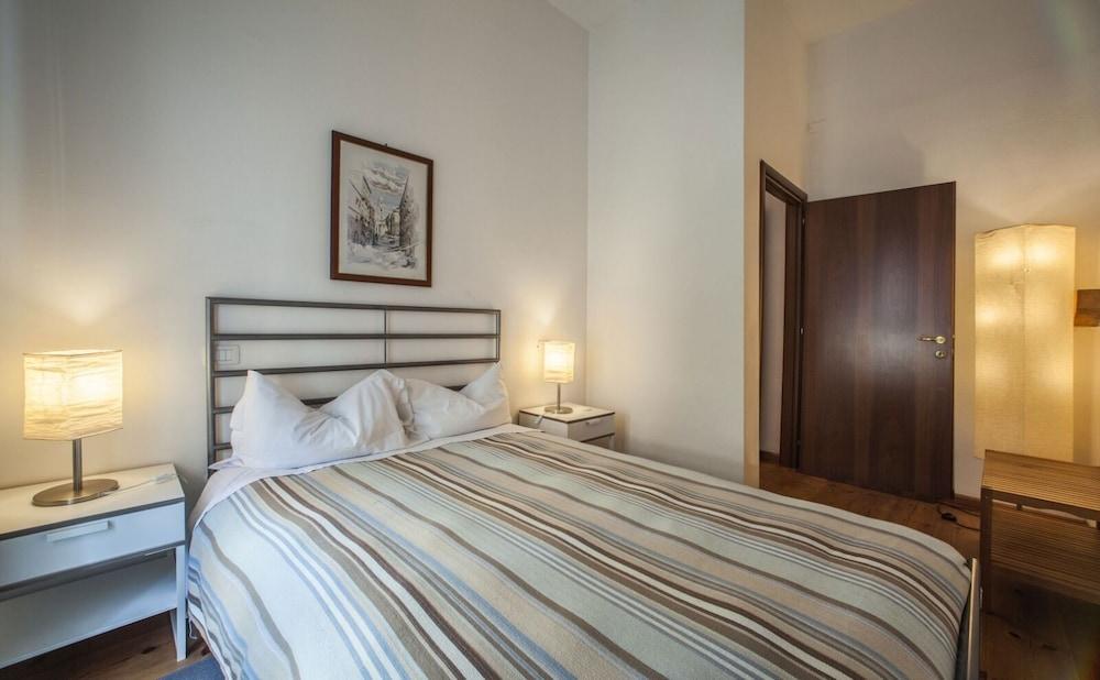 Studio Apartments Centro Storico Via Manno