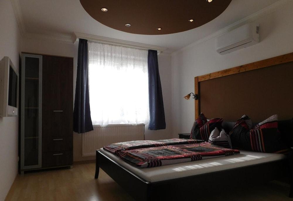 Sunrise Apartmanház