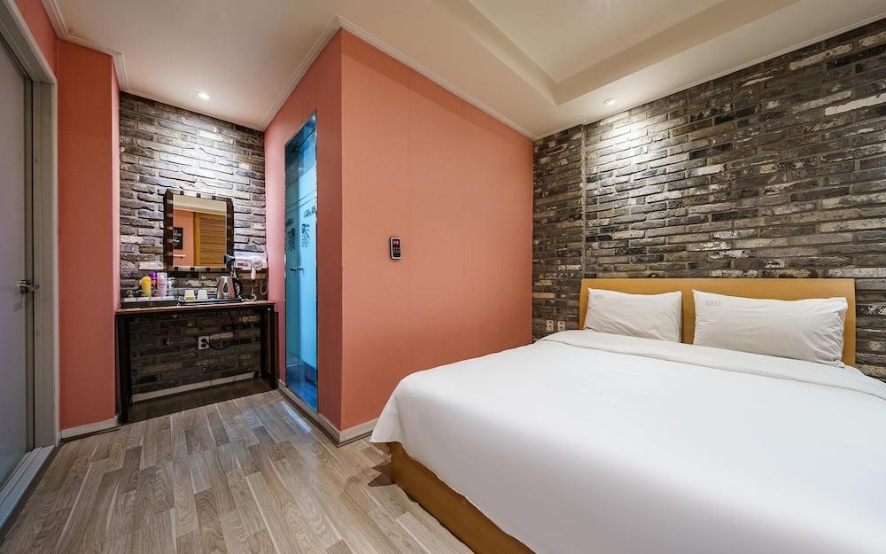 Suwon Design Hotel Khan
