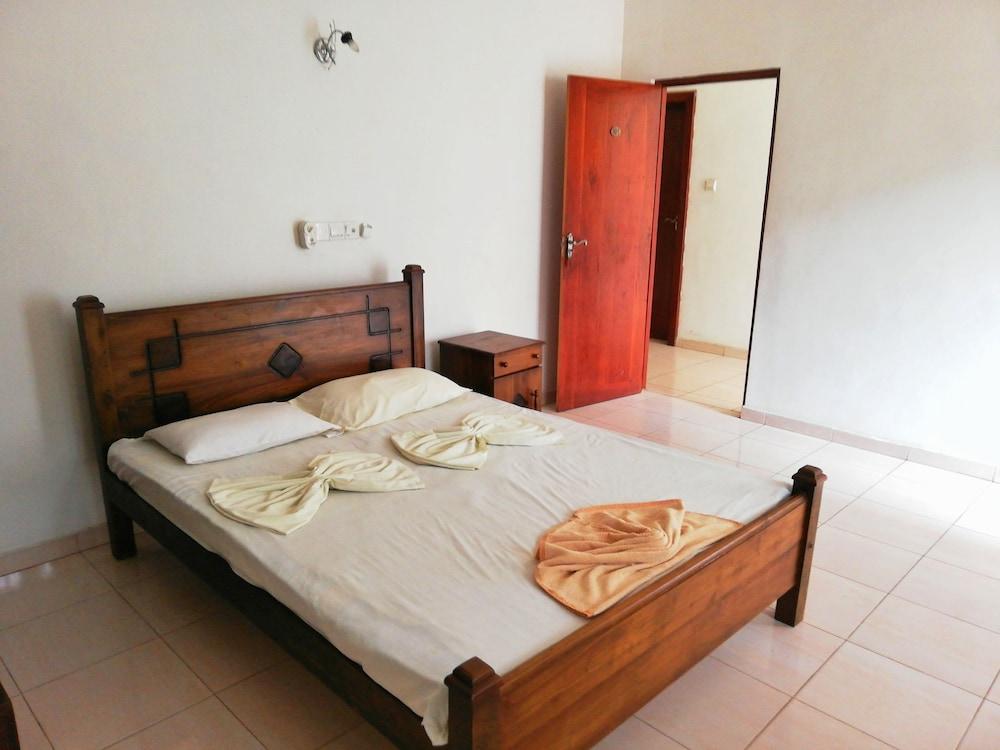 Hotel Elephant Lobby