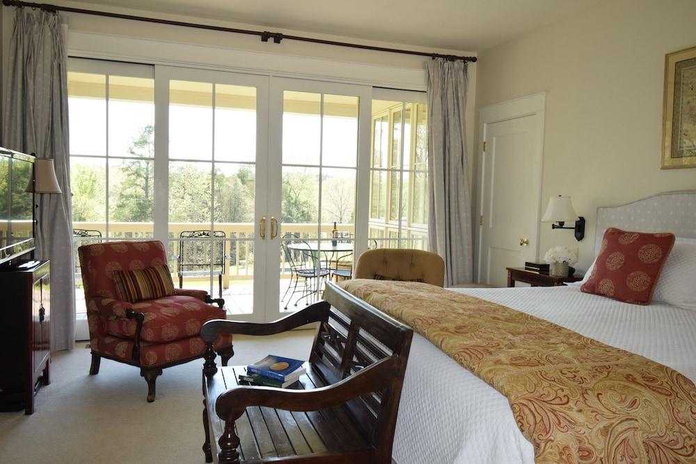 Cedar Spring Inn & Spa