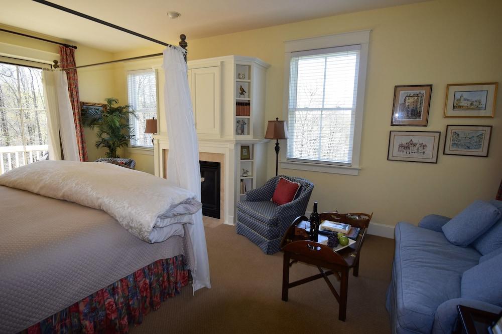 Cedar Spring Inn & Spa