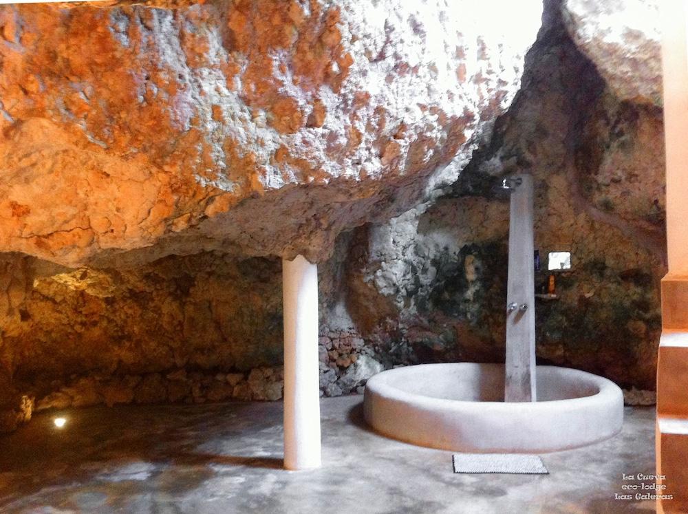 La Cueva Eco-Lodge