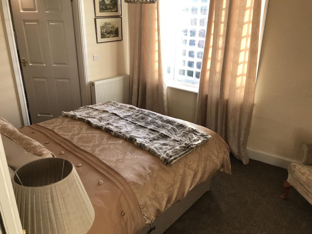 The Kings Arms Hotel