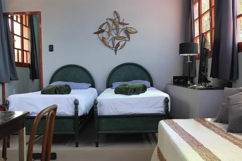 Tres Cerritos Apartment