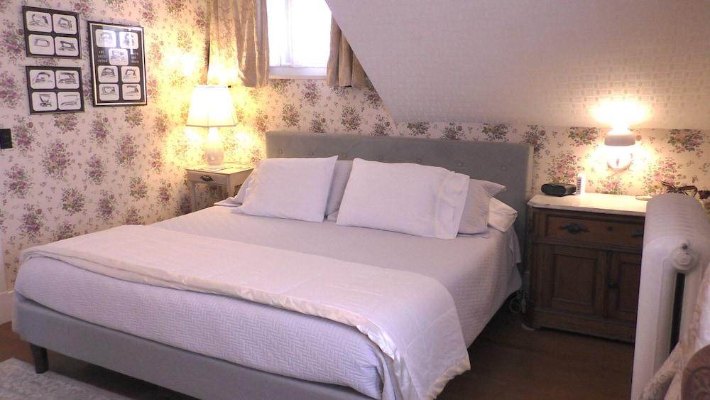 Old Iron Inn Bed and Breakfast