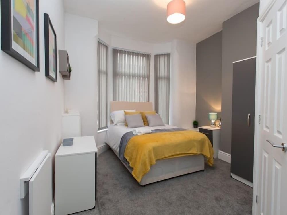 Townhouse @166 Ruskin Rd